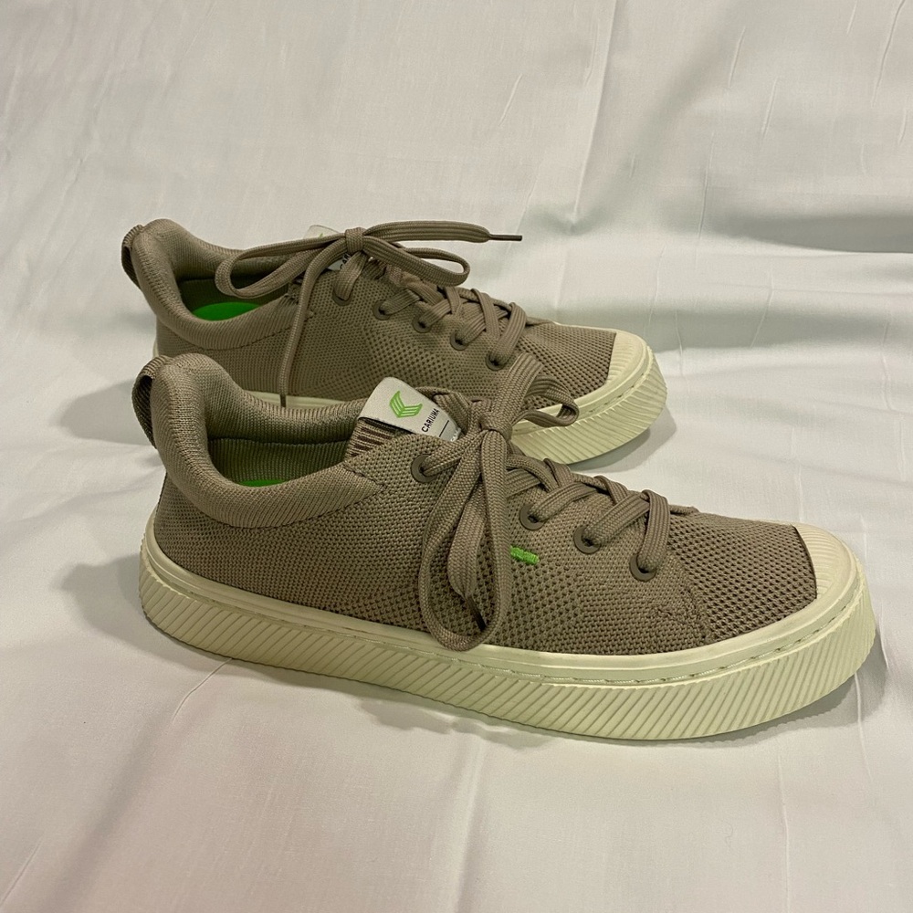 Cariuma IBI Low Sand Knit Sneaker